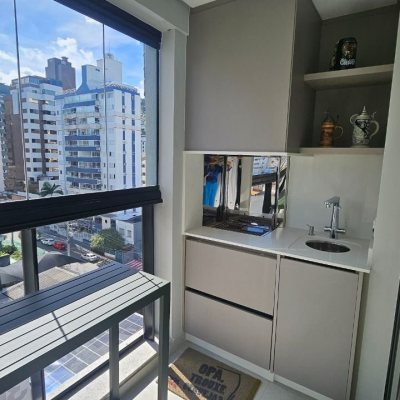Apartamentos com 180m², 4 quartos (sendo 3 suítes), 4 garagens, no bairro Centro em Florianópolis