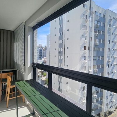 Apartamentos com 180m², 4 quartos (sendo 3 suítes), 4 garagens, no bairro Centro em Florianópolis