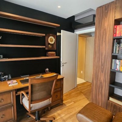 Apartamentos com 180m², 4 quartos (sendo 3 suítes), 4 garagens, no bairro Centro em Florianópolis