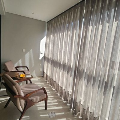 Apartamentos com 180m², 4 quartos (sendo 3 suítes), 4 garagens, no bairro Centro em Florianópolis