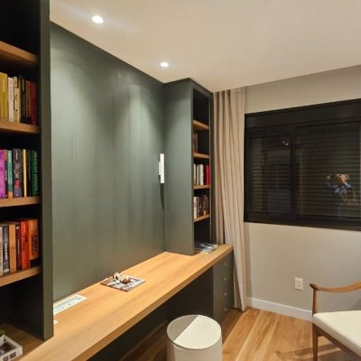Apartamentos com 180m², 4 quartos (sendo 3 suítes), 4 garagens, no bairro Centro em Florianópolis