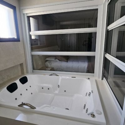 Apartamentos com 180m², 4 quartos (sendo 3 suítes), 4 garagens, no bairro Centro em Florianópolis