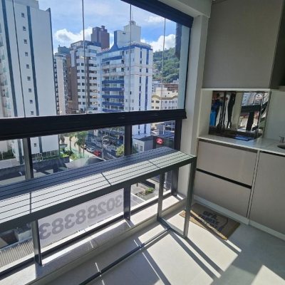 Apartamentos com 180m², 4 quartos (sendo 3 suítes), 4 garagens, no bairro Centro em Florianópolis