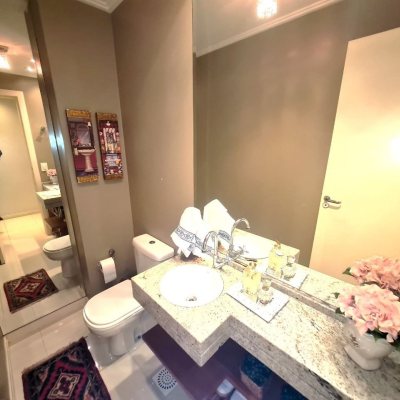 Apartamentos com 126m², 3 quartos (sendo 1 suíte), 2 garagens, no bairro Estreito em Florianópolis