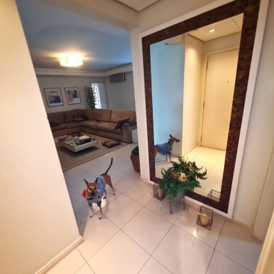 Apartamentos com 126m², 3 quartos (sendo 1 suíte), 2 garagens, no bairro Estreito em Florianópolis