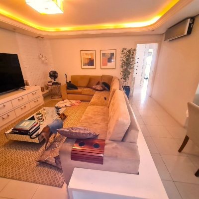 Apartamentos com 126m², 3 quartos (sendo 1 suíte), 2 garagens, no bairro Estreito em Florianópolis