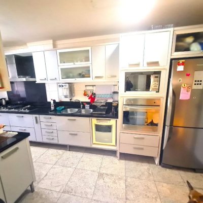 Apartamentos com 126m², 3 quartos (sendo 1 suíte), 2 garagens, no bairro Estreito em Florianópolis