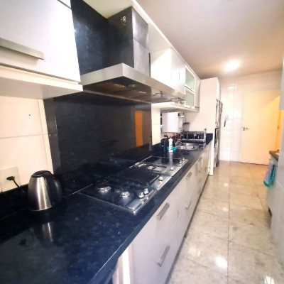 Apartamentos com 126m², 3 quartos (sendo 1 suíte), 2 garagens, no bairro Estreito em Florianópolis