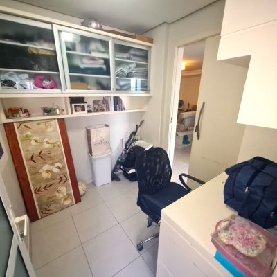 Apartamentos com 126m², 3 quartos (sendo 1 suíte), 2 garagens, no bairro Estreito em Florianópolis