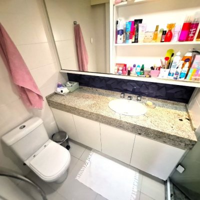 Apartamentos com 126m², 3 quartos (sendo 1 suíte), 2 garagens, no bairro Estreito em Florianópolis