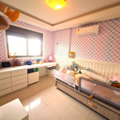 Apartamentos com 126m², 3 quartos (sendo 1 suíte), 2 garagens, no bairro Estreito em Florianópolis