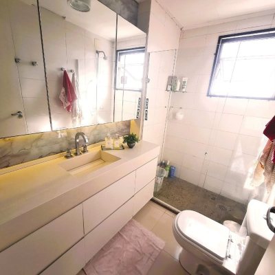 Apartamentos com 126m², 3 quartos (sendo 1 suíte), 2 garagens, no bairro Estreito em Florianópolis