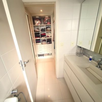 Apartamentos com 126m², 3 quartos (sendo 1 suíte), 2 garagens, no bairro Estreito em Florianópolis