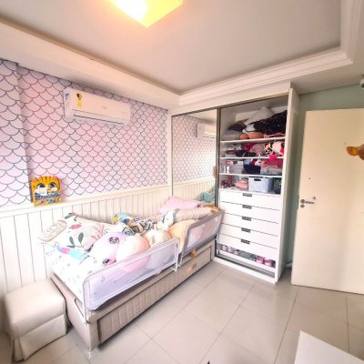 Apartamentos com 126m², 3 quartos (sendo 1 suíte), 2 garagens, no bairro Estreito em Florianópolis