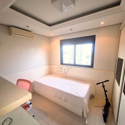 Apartamentos com 126m², 3 quartos (sendo 1 suíte), 2 garagens, no bairro Estreito em Florianópolis