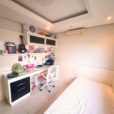 Apartamentos com 126m², 3 quartos (sendo 1 suíte), 2 garagens, no bairro Estreito em Florianópolis