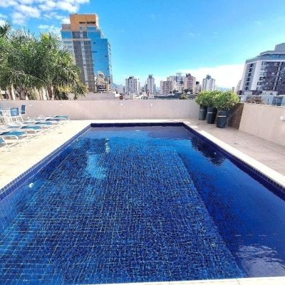 Apartamentos com 126m², 3 quartos (sendo 1 suíte), 2 garagens, no bairro Estreito em Florianópolis