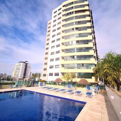Apartamentos com 126m², 3 quartos (sendo 1 suíte), 2 garagens, no bairro Estreito em Florianópolis