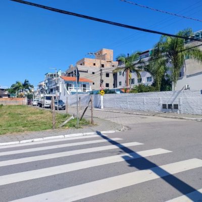 Terreno Comercial/Residencial com 1296m², no bairro Ingleses em Florianópolis