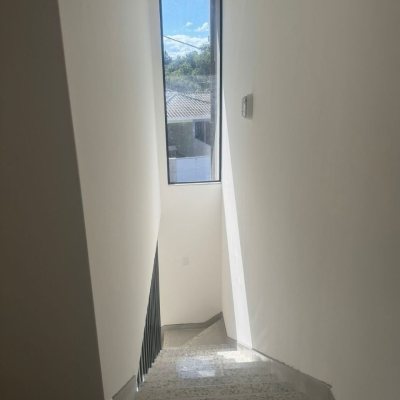 Sobrado Residencial com 107m², 3 quartos (sendo 1 suíte), 1 garagem, no bairro Potecas em São José