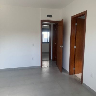 Sobrado Residencial com 107m², 3 quartos (sendo 1 suíte), 1 garagem, no bairro Potecas em São José