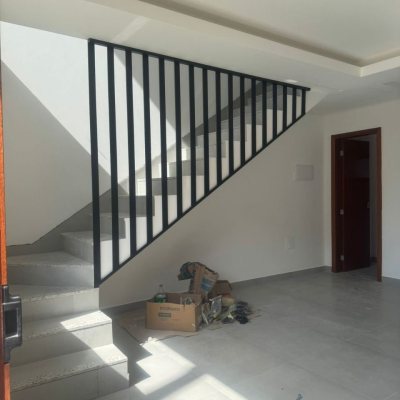 Sobrado Residencial com 107m², 3 quartos (sendo 1 suíte), 1 garagem, no bairro Potecas em São José