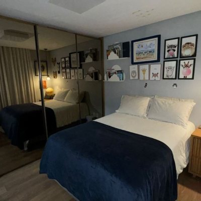 Sobrado Residencial com 207m², 3 quartos (sendo 3 suítes), 2 garagens, no bairro Córrego Grande em Florianópolis