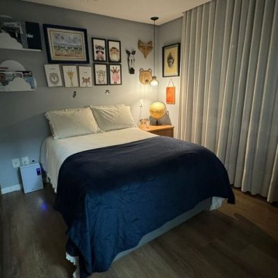 Sobrado Residencial com 207m², 3 quartos (sendo 3 suítes), 2 garagens, no bairro Córrego Grande em Florianópolis