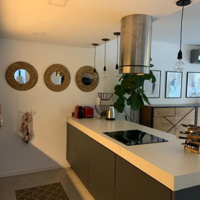 Sobrado Residencial com 207m², 3 quartos (sendo 3 suítes), 2 garagens, no bairro Córrego Grande em Florianópolis