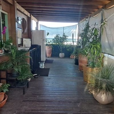 Cobertura com 107m², 2 quartos (sendo 2 suítes), 1 garagem, no bairro Ingleses do Rio Vermelho em Florianópolis