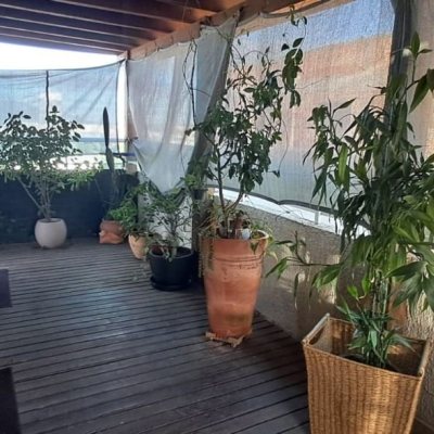 Cobertura com 107m², 2 quartos (sendo 2 suítes), 1 garagem, no bairro Ingleses do Rio Vermelho em Florianópolis