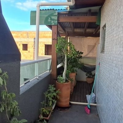 Cobertura com 107m², 2 quartos (sendo 2 suítes), 1 garagem, no bairro Ingleses do Rio Vermelho em Florianópolis