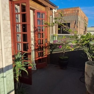 Cobertura com 107m², 2 quartos (sendo 2 suítes), 1 garagem, no bairro Ingleses do Rio Vermelho em Florianópolis
