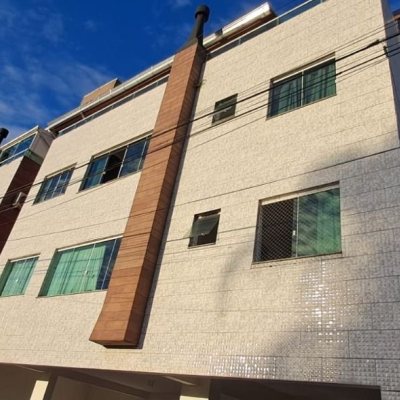 Cobertura com 107m², 2 quartos (sendo 2 suítes), 1 garagem, no bairro Ingleses do Rio Vermelho em Florianópolis