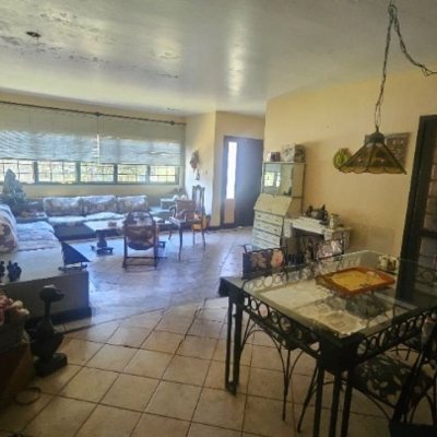Casa Residencial com 241m², 4 quartos (sendo 2 suítes), 3 garagens, no bairro Jardim  Anchieta em Florianópolis