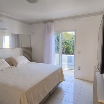 Casa em Condomínio com 355m², 3 quartos (sendo 1 suíte), 2 garagens, no bairro Morro das Pedras em Florianópolis