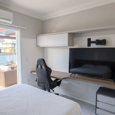 Casa em Condomínio com 355m², 3 quartos (sendo 1 suíte), 2 garagens, no bairro Morro das Pedras em Florianópolis