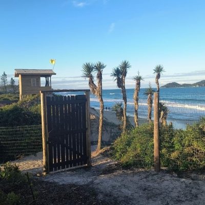 Casa em Condomínio com 355m², 3 quartos (sendo 1 suíte), 2 garagens, no bairro Morro das Pedras em Florianópolis