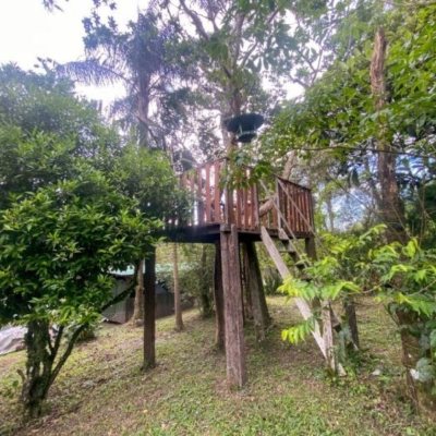 Casa Residencial com 200m², 3 quartos (sendo 1 suíte), 2 garagens, no bairro Ratones em Florianópolis