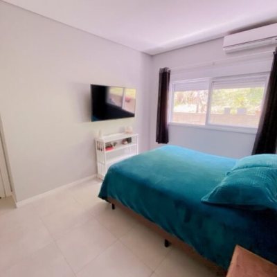Casa Residencial com 200m², 3 quartos (sendo 1 suíte), 2 garagens, no bairro Ratones em Florianópolis