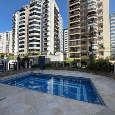 Apartamentos com 220m², 2 quartos (sendo 2 suítes), 2 garagens, no bairro Centro em Florianópolis