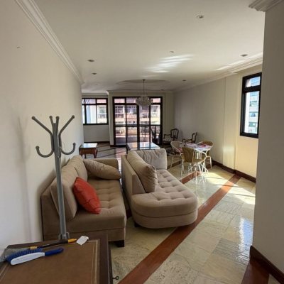 Apartamentos com 220m², 2 quartos (sendo 2 suítes), 2 garagens, no bairro Centro em Florianópolis