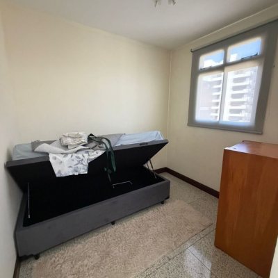 Apartamentos com 220m², 2 quartos (sendo 2 suítes), 2 garagens, no bairro Centro em Florianópolis