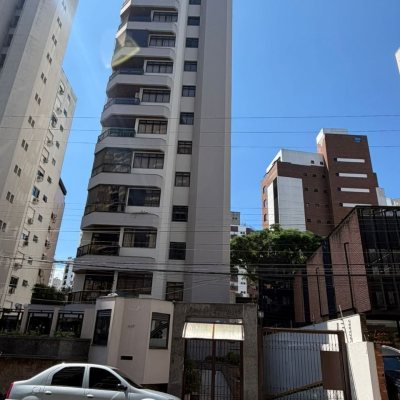 Apartamentos com 220m², 2 quartos (sendo 2 suítes), 2 garagens, no bairro Centro em Florianópolis