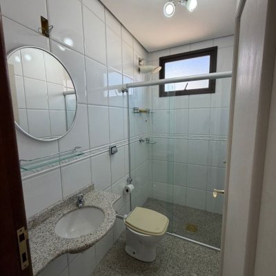 Apartamentos com 220m², 2 quartos (sendo 2 suítes), 2 garagens, no bairro Centro em Florianópolis