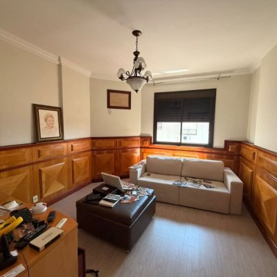 Apartamentos com 220m², 2 quartos (sendo 2 suítes), 2 garagens, no bairro Centro em Florianópolis
