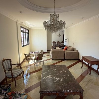 Apartamentos com 220m², 2 quartos (sendo 2 suítes), 2 garagens, no bairro Centro em Florianópolis