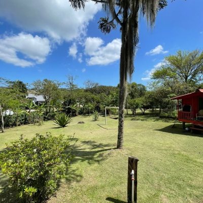Sitio com 250m², 8 quartos, 2 garagens, no bairro Ratones em Florianópolis