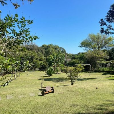 Sitio com 250m², 8 quartos, 2 garagens, no bairro Ratones em Florianópolis