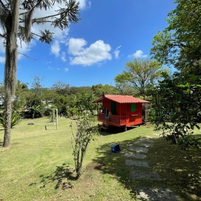 Sitio com 250m², 8 quartos, 2 garagens, no bairro Ratones em Florianópolis